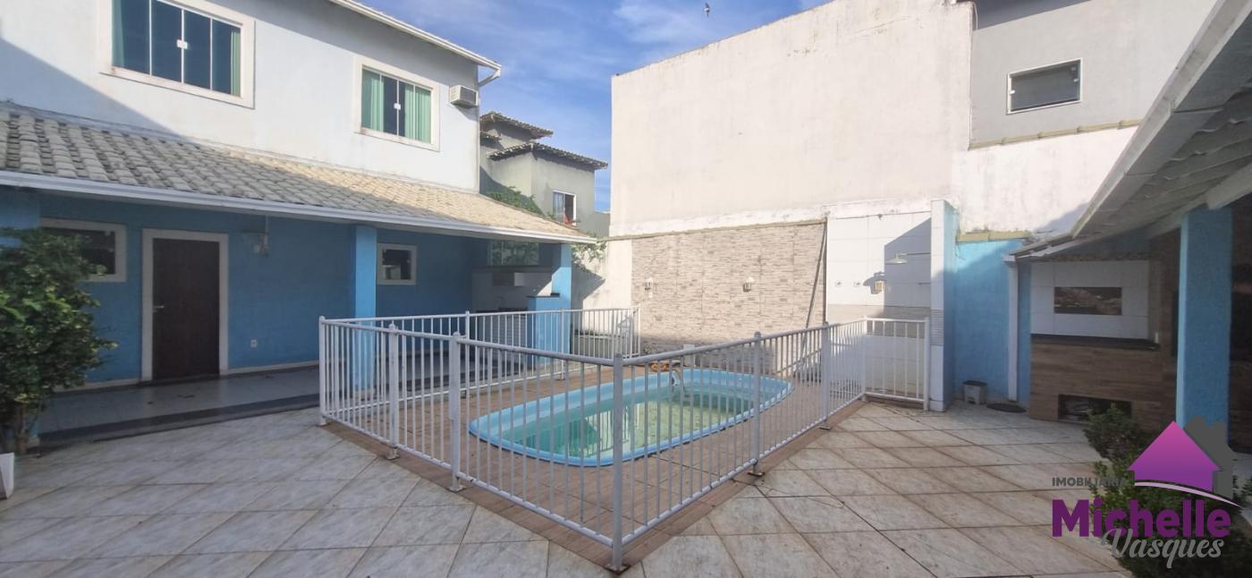 Casa à venda com 4 quartos, 360m² - Foto 1