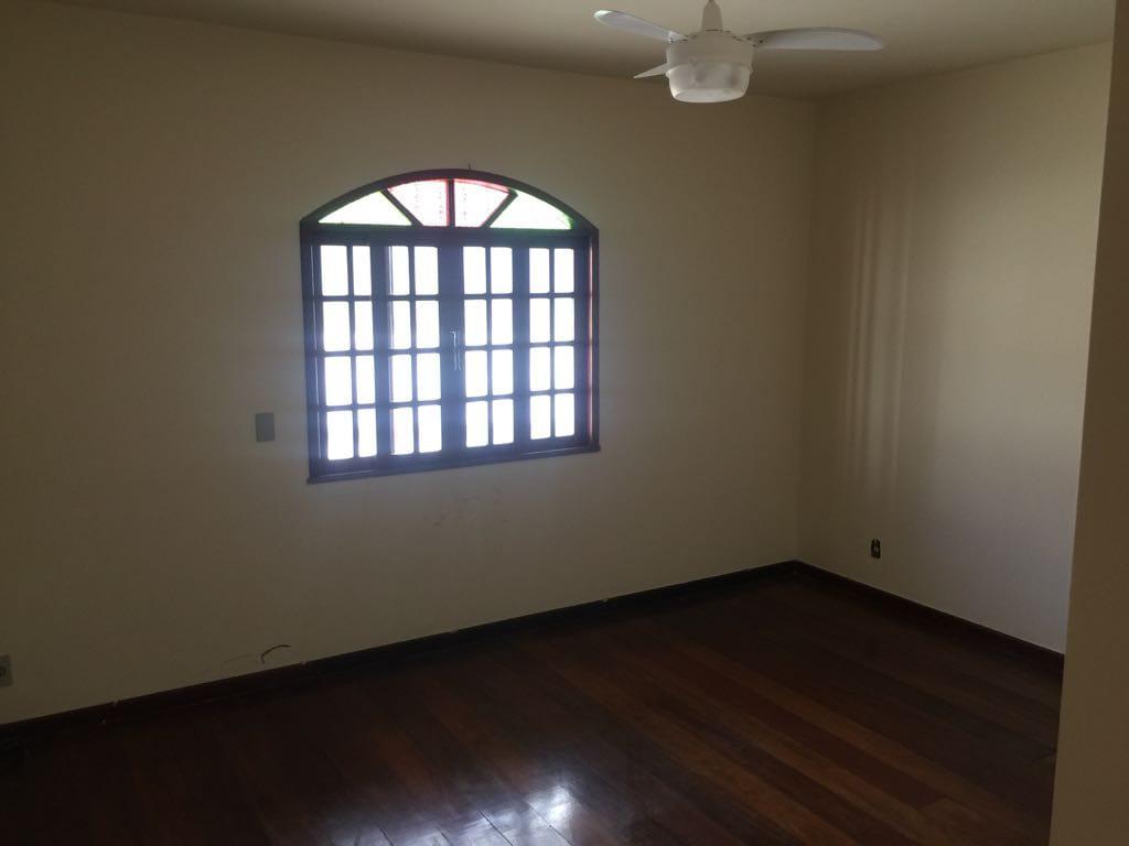 Casa à venda com 2 quartos, 363m² - Foto 9