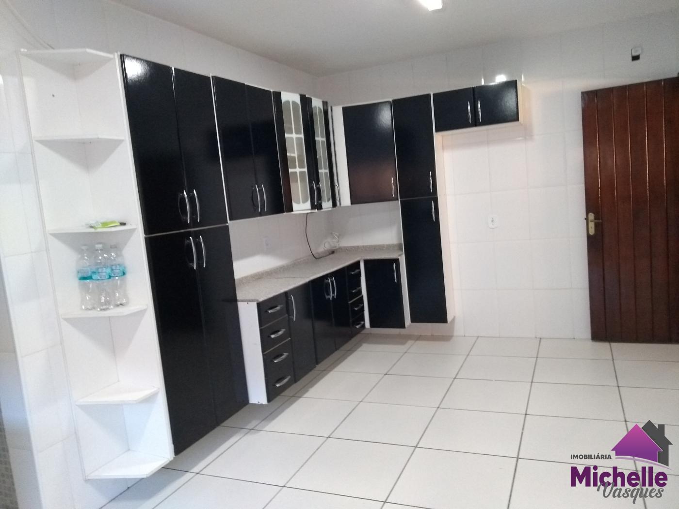 Casa à venda com 2 quartos, 700m² - Foto 18