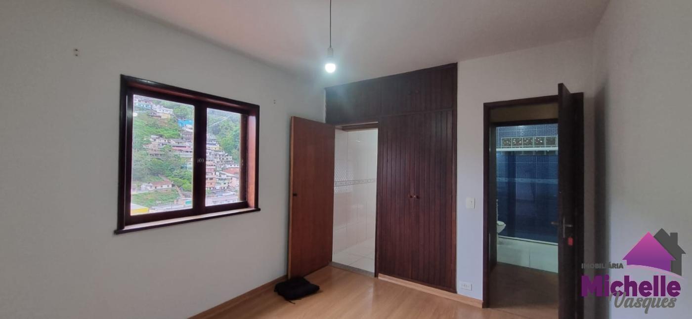 Casa à venda com 3 quartos, 450m² - Foto 8